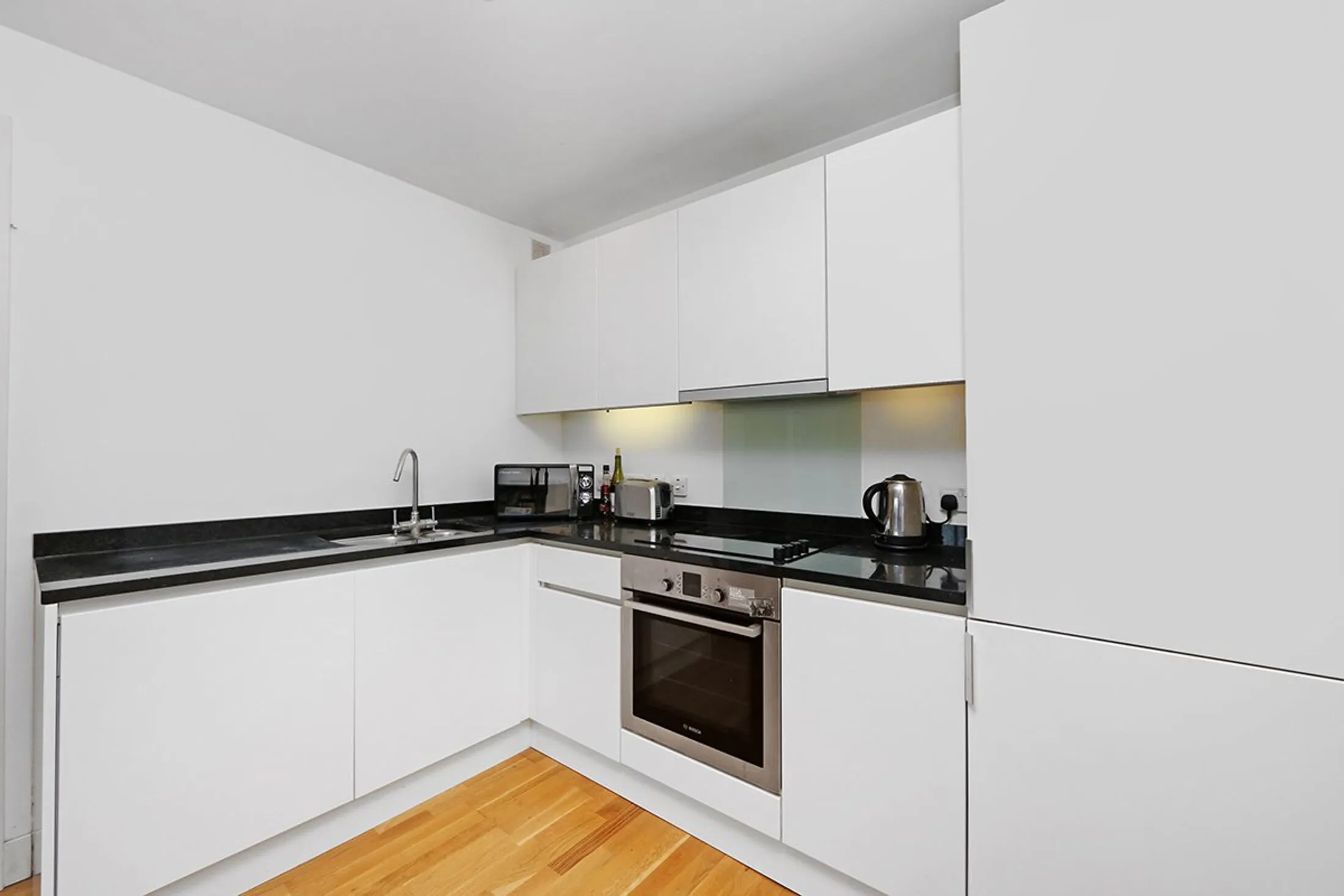 Flat Queensbridge Road in Greater London