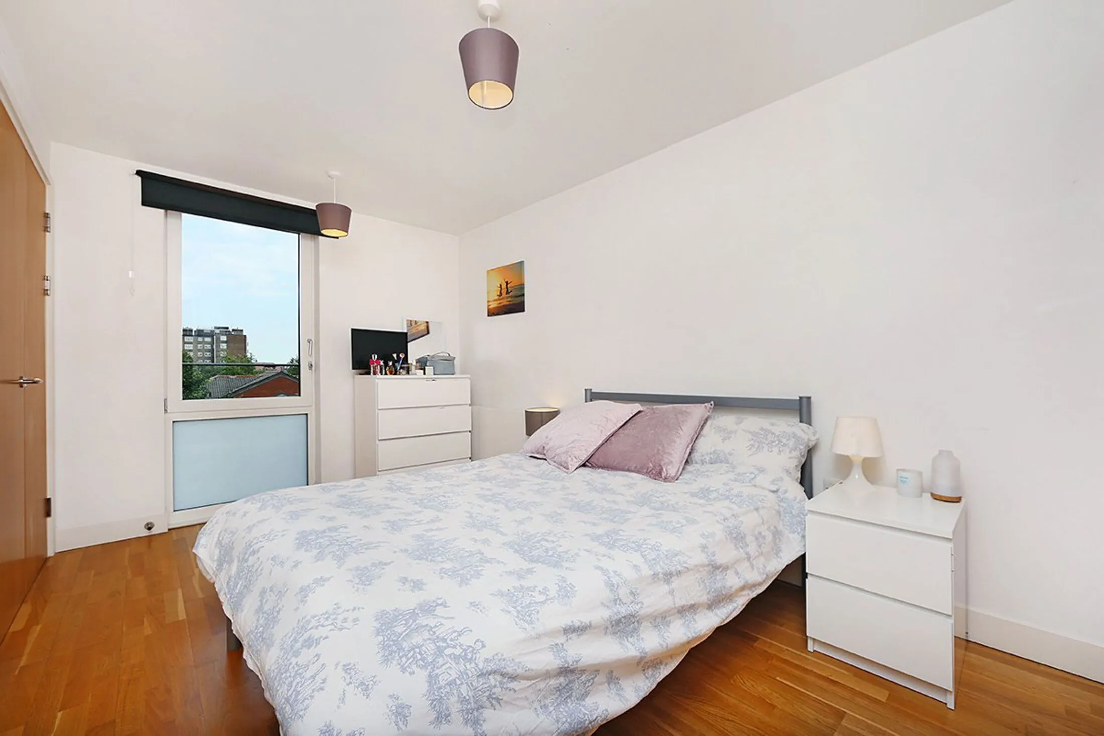 Flat Queensbridge Road in Greater London