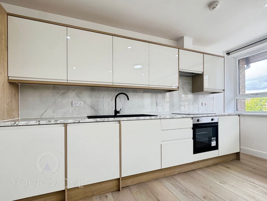 Flat Instone Road in Dartford