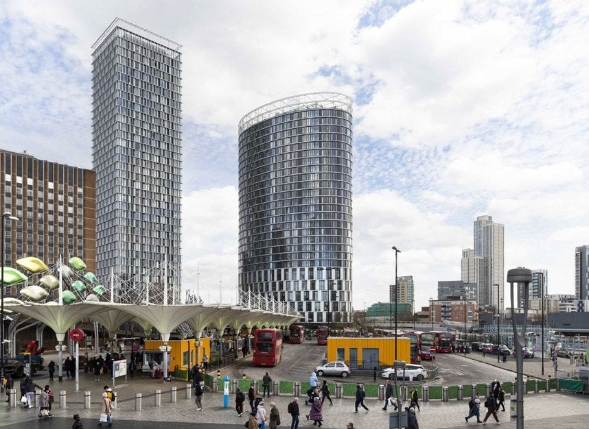Flat Station Street in Greater London