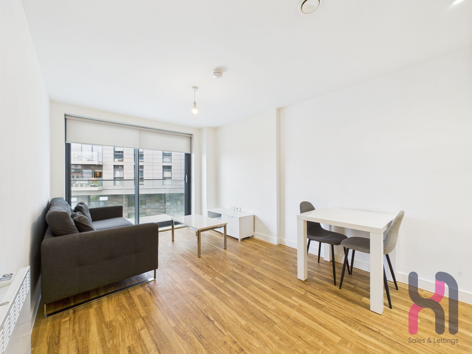 Flat Pomona Strand in Trafford