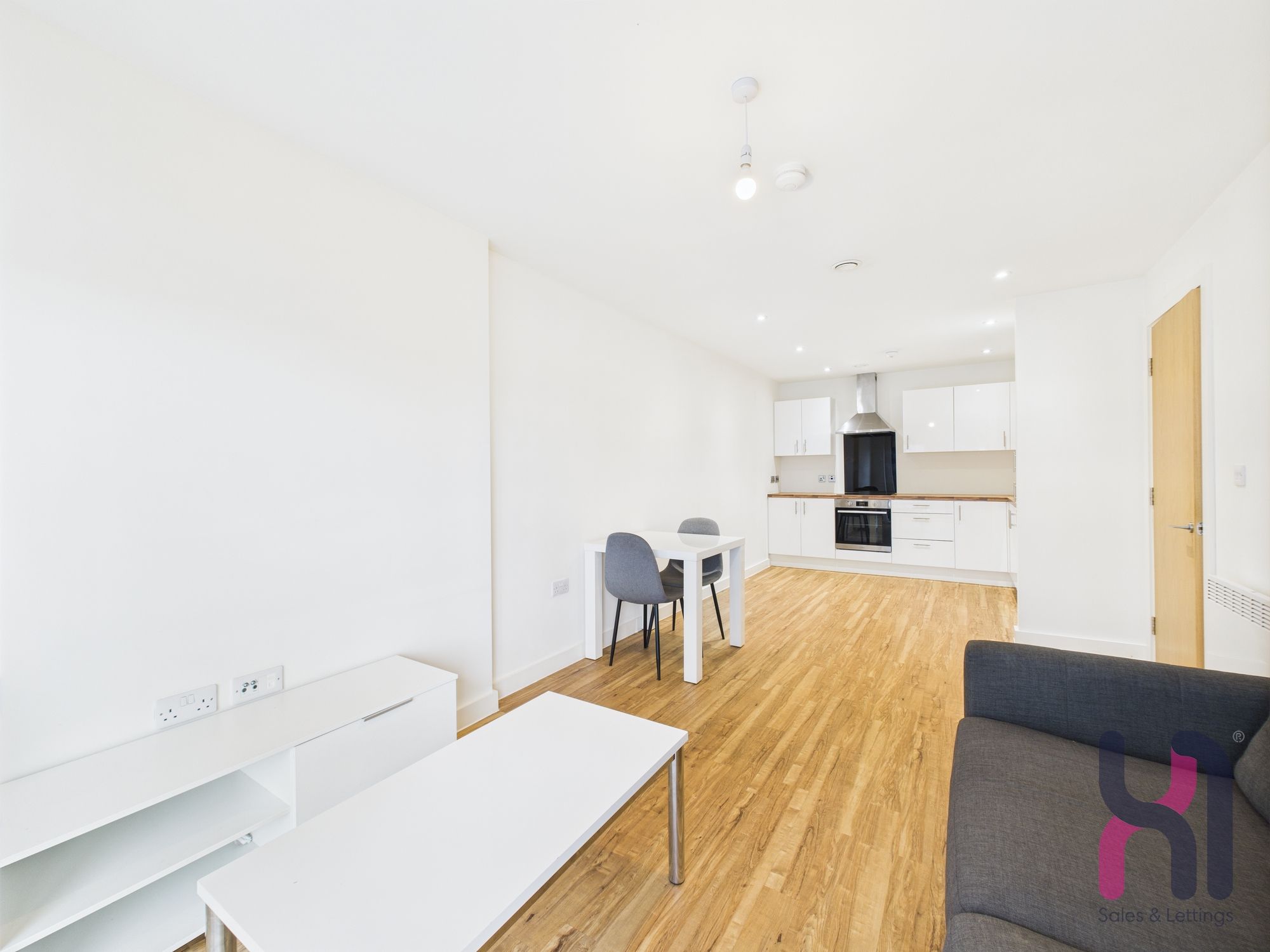 Flat Pomona Strand in Trafford