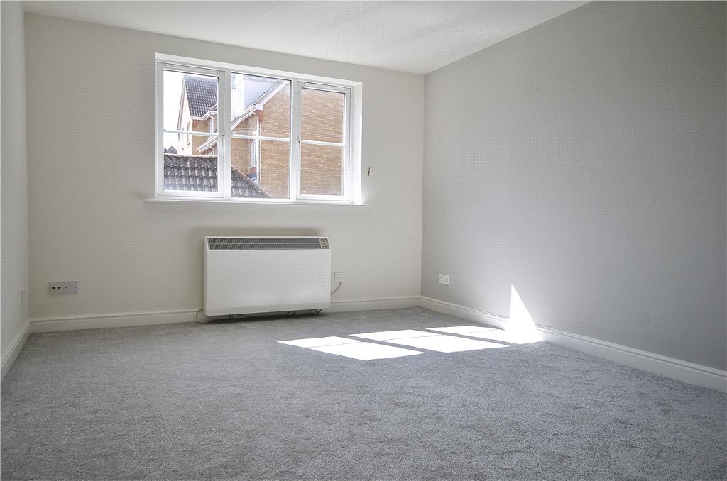 Flat Ashdown Close in Woking