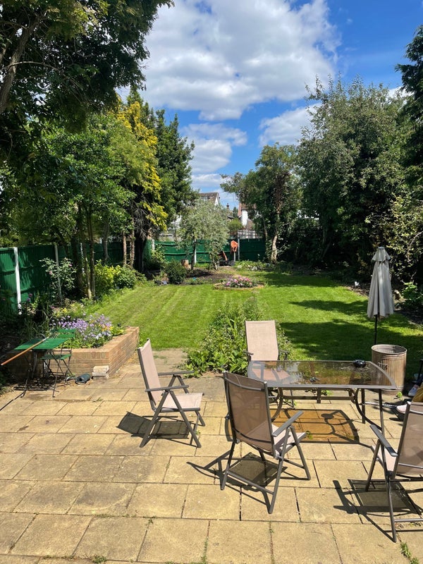 Room Gunnersbury Avenue in Greater London