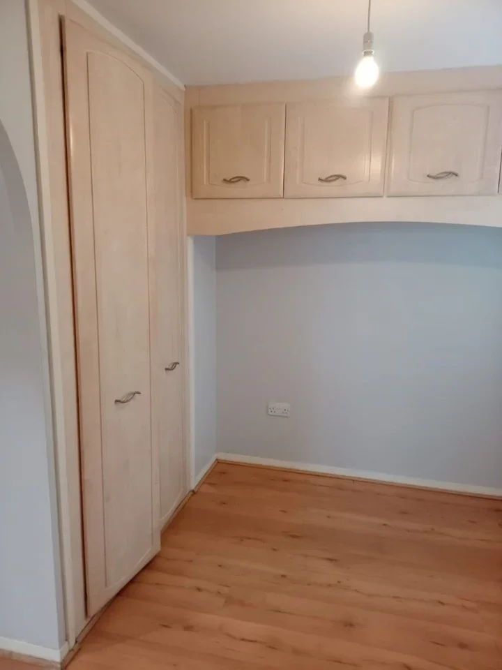 Room Hall Lane in Greater London