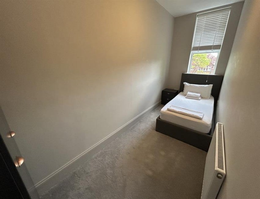 Flat Princes Road in Trafford