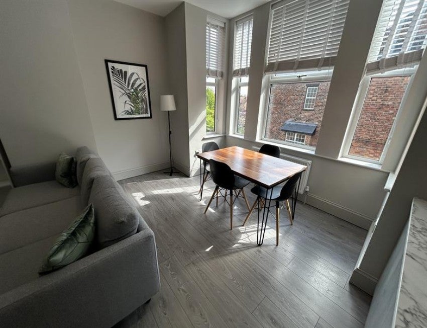 Flat Princes Road in Trafford
