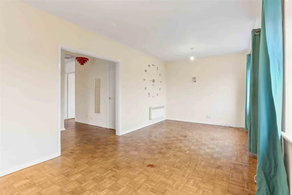 Flat Ringstead Road in Greater London