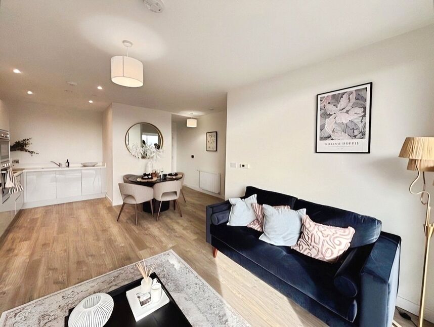 Flat Parkside Place in Staines-upon-Thames
