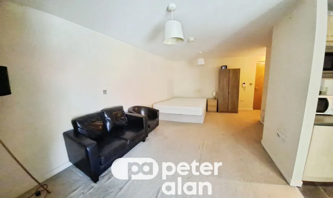 Flat Princess Way in Swansea