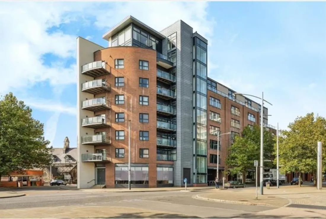 Flat Princess Way in Swansea
