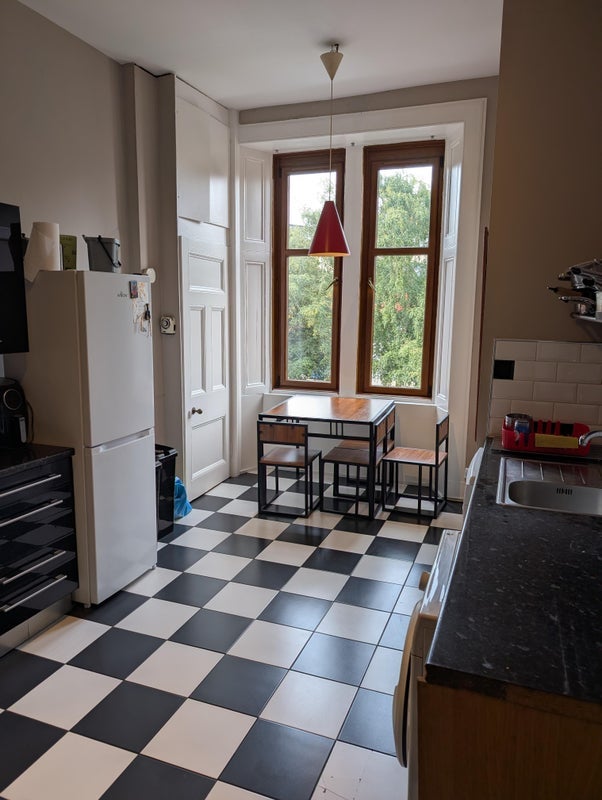 Room Hinshelwood Drive in Glasgow