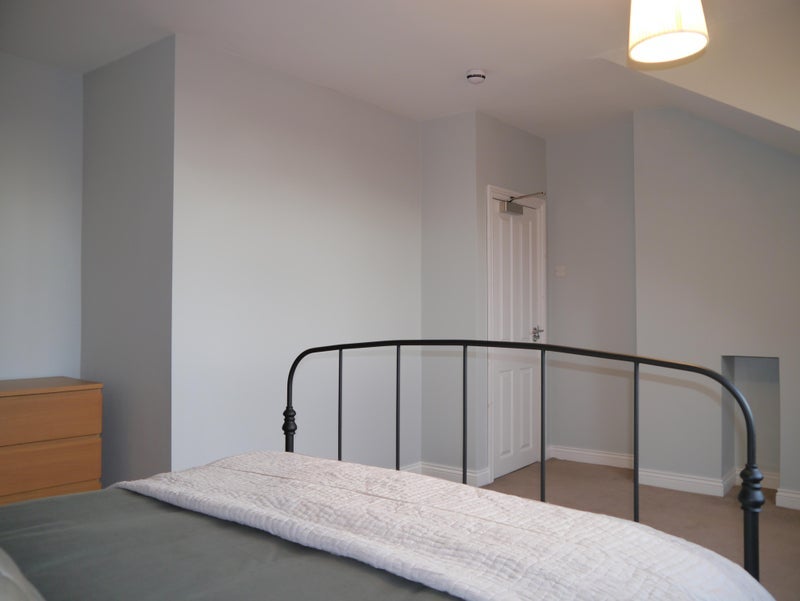 Room Hesketh Place in Leeds