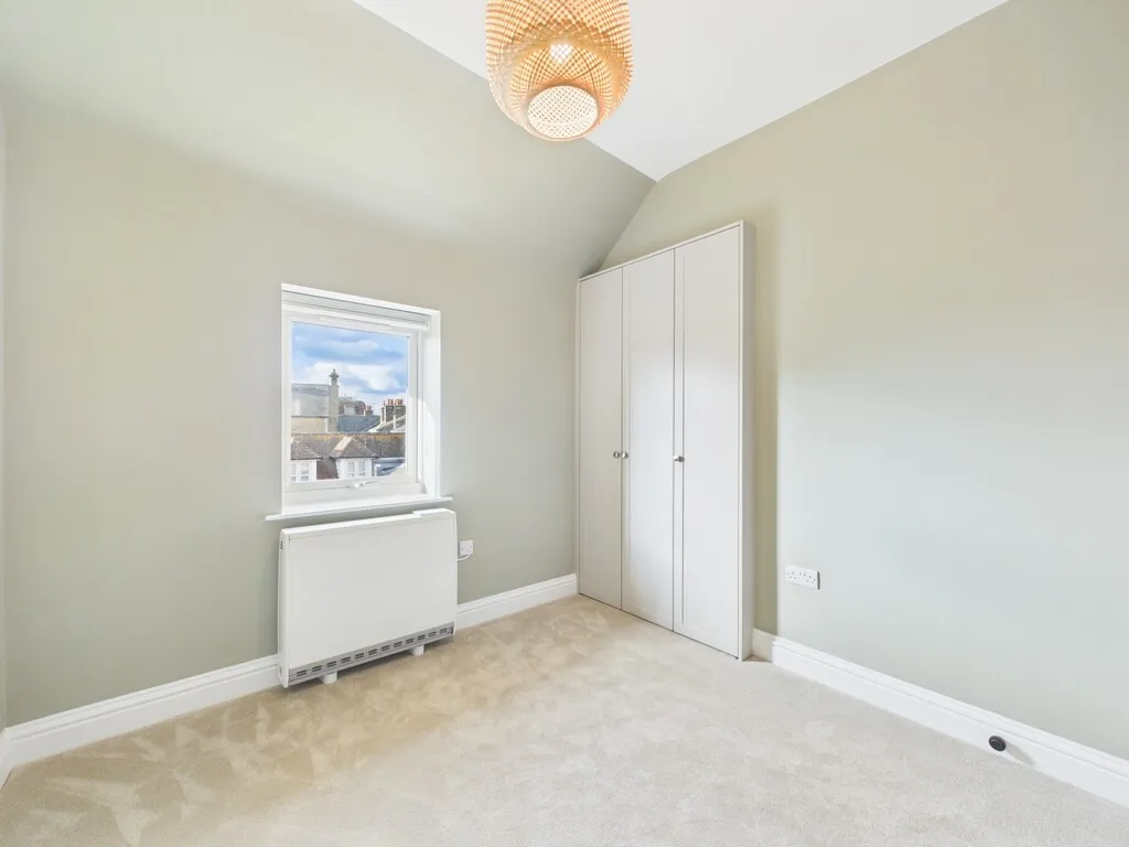 Flat Denne Road in Horsham