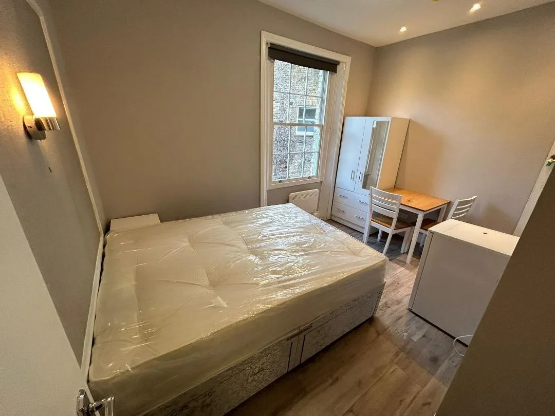 Room Moreton Street in City of Westminster