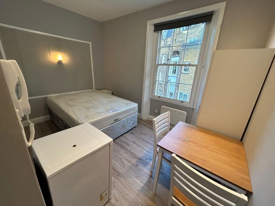 Room Moreton Street in City of Westminster