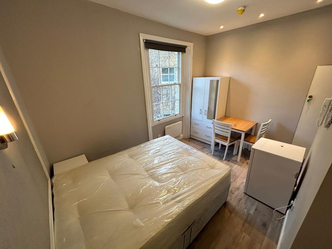 Room Moreton Street in City of Westminster