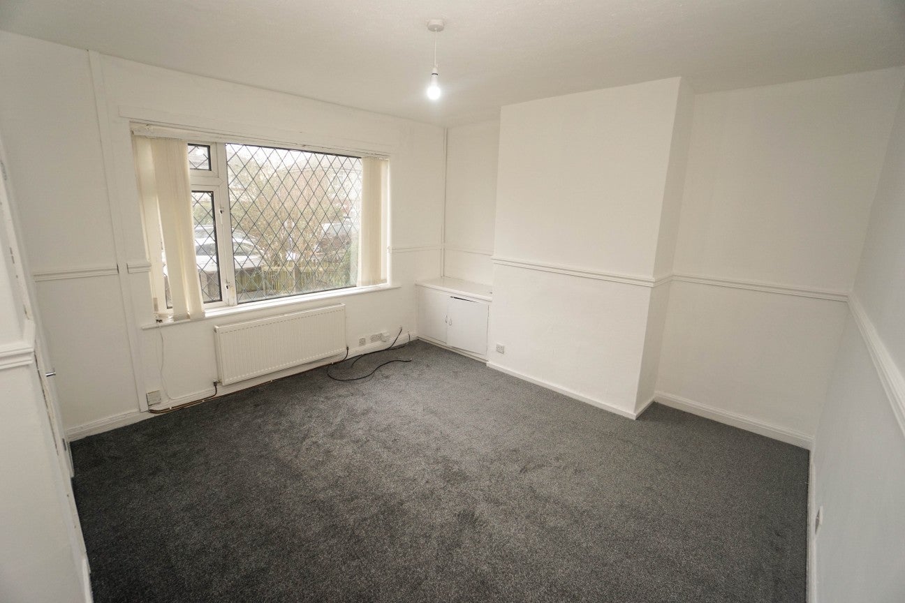 House Hillside Avenue in Farnworth
