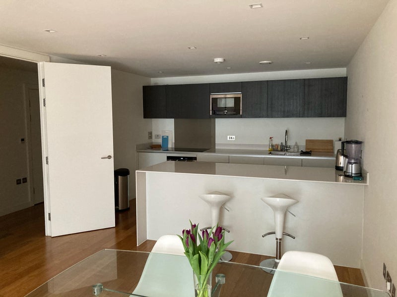 Room Micawber Street in Greater London