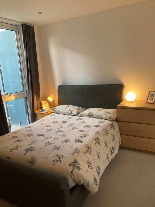 Room Micawber Street in Greater London