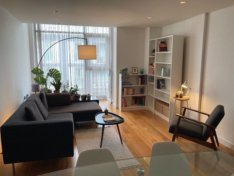 Room Micawber Street in Greater London