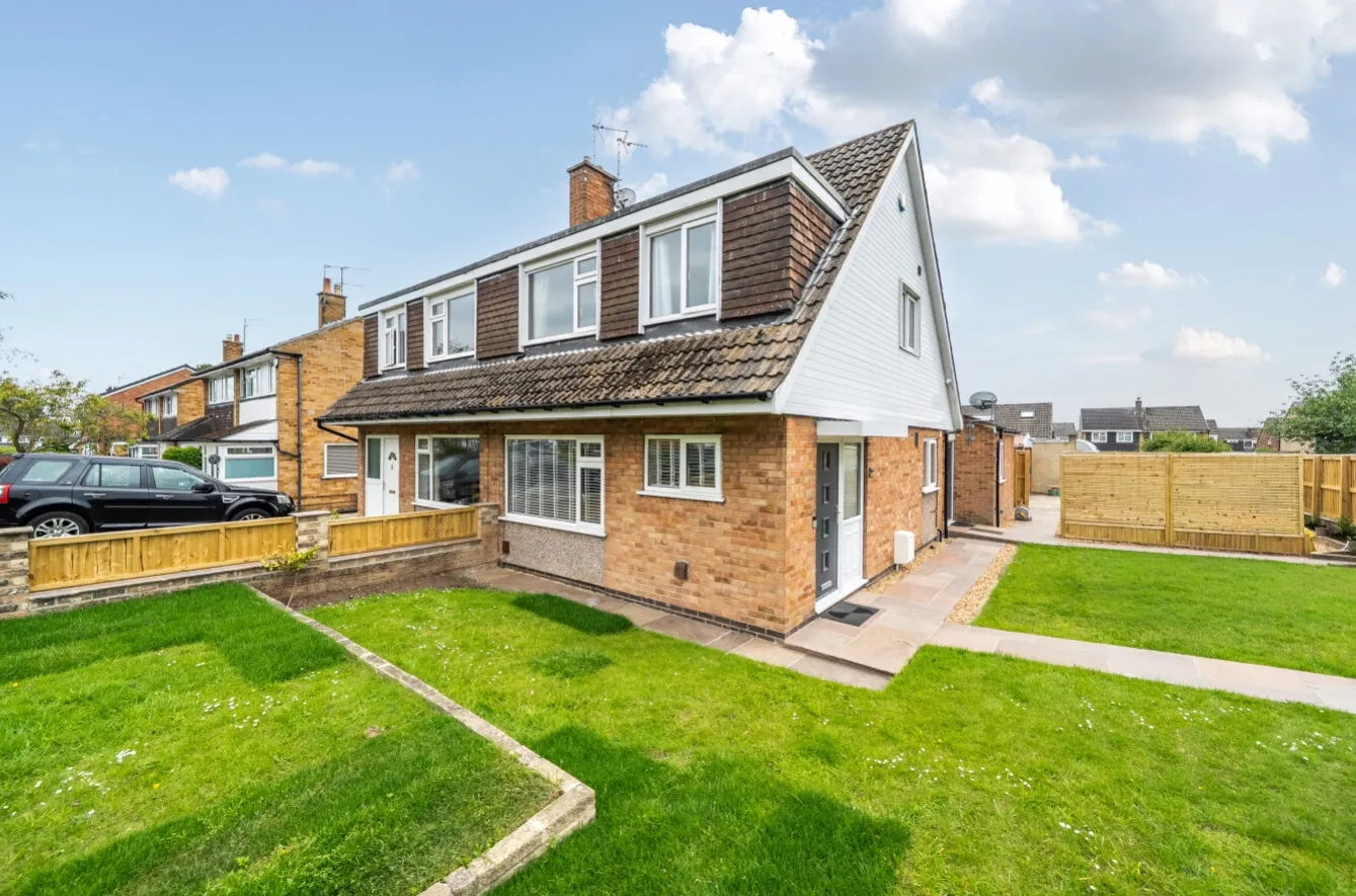 House Fairways Avenue in Calcutt
