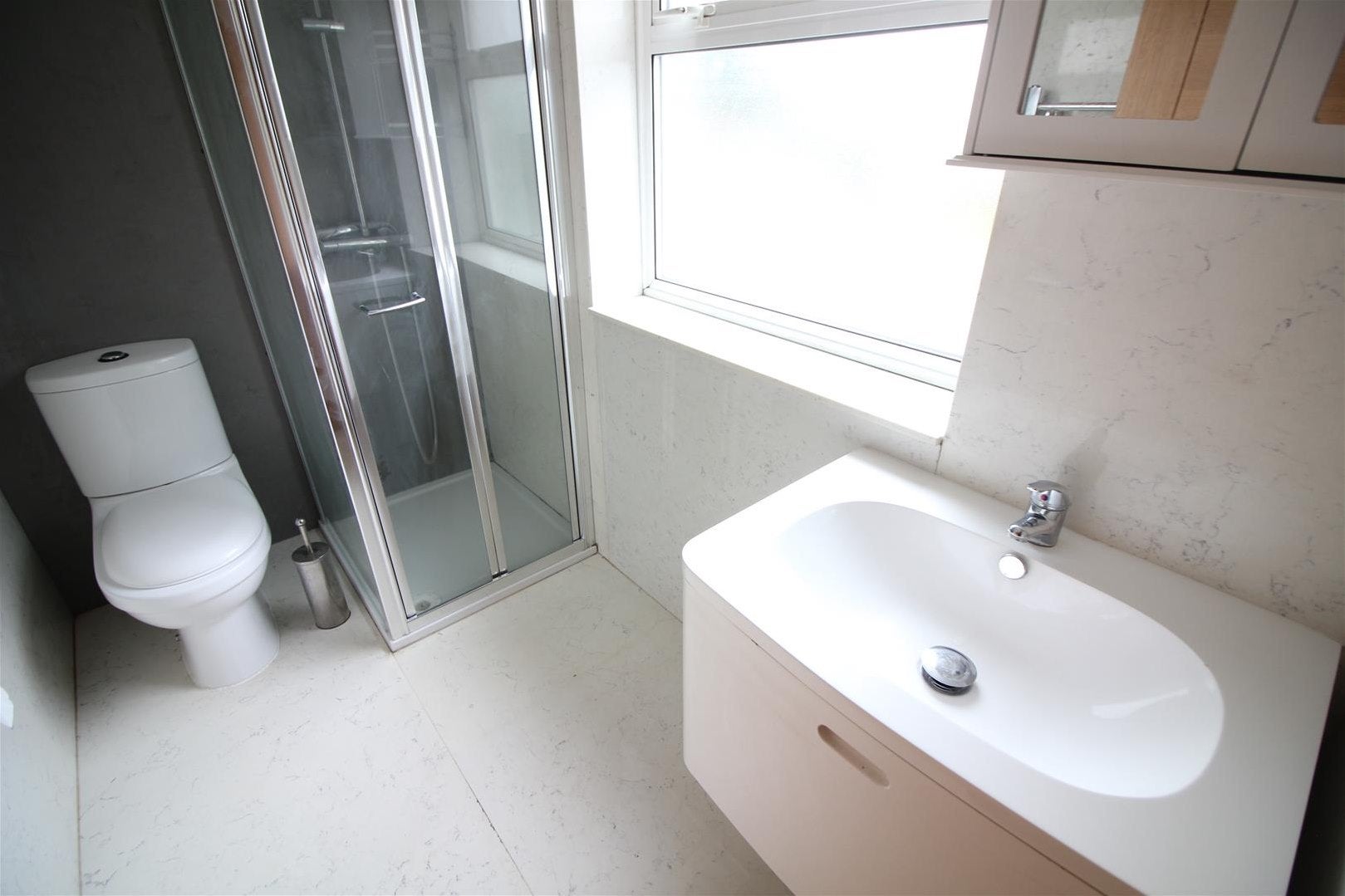 Room Marlborough Road in Greater London