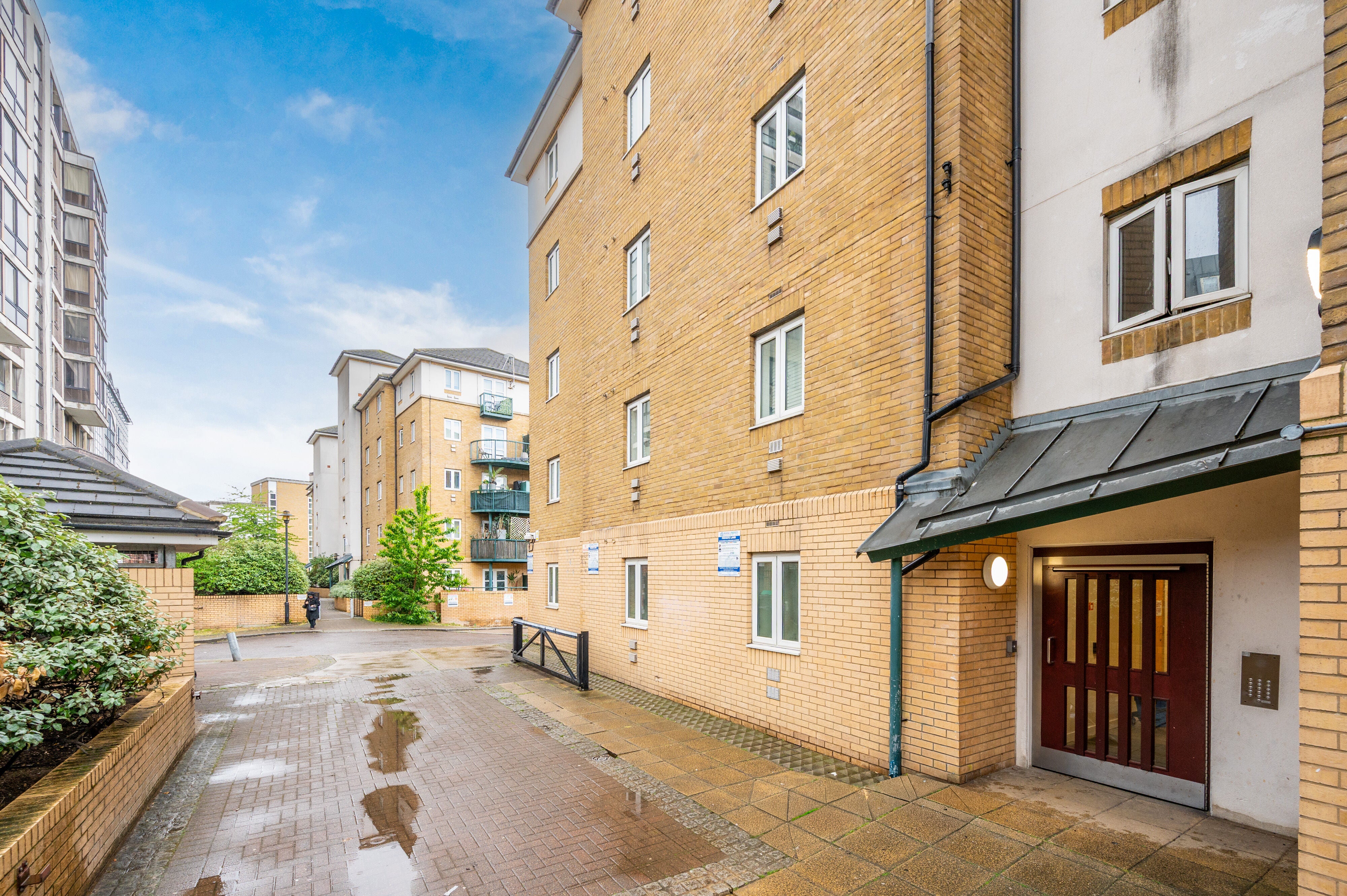 Flat Lorne Close in City of Westminster