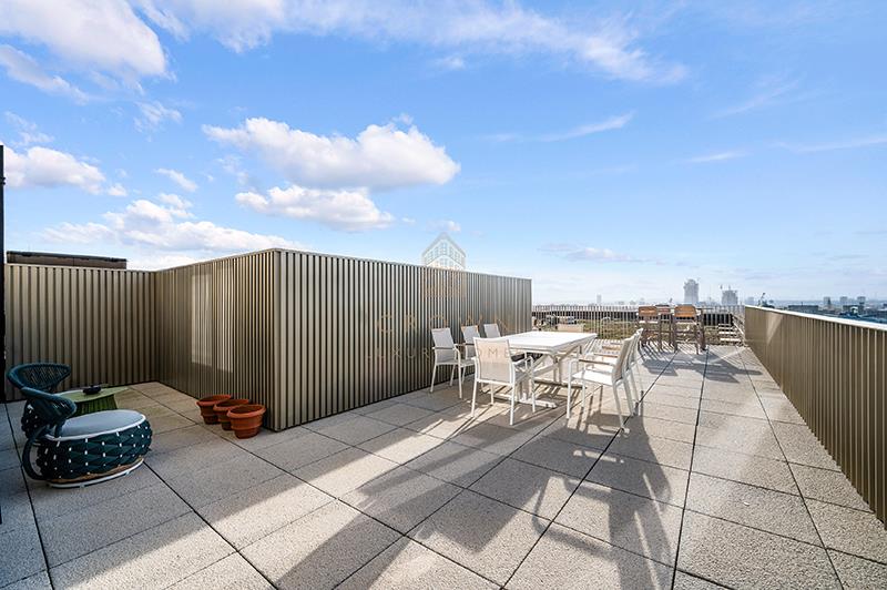 Flat Merino Gardens in Greater London