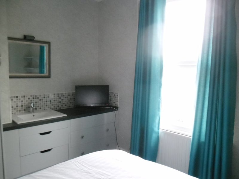 Room Charborough Road in Bristol