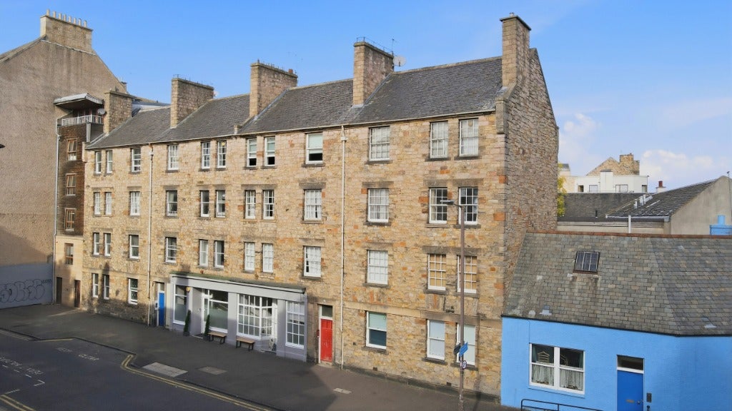 Flat East Crosscauseway in City of Edinburgh