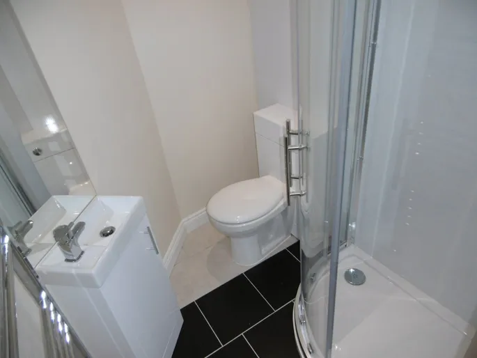 Room Chestnut Avenue in Nottingham