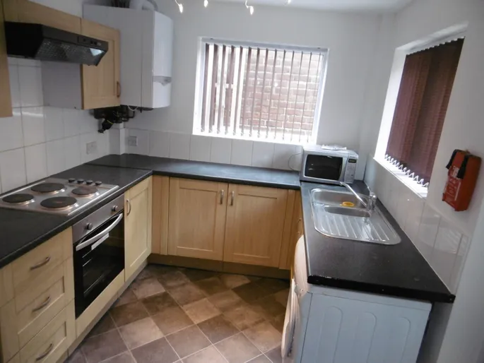 Room Chestnut Avenue in Nottingham