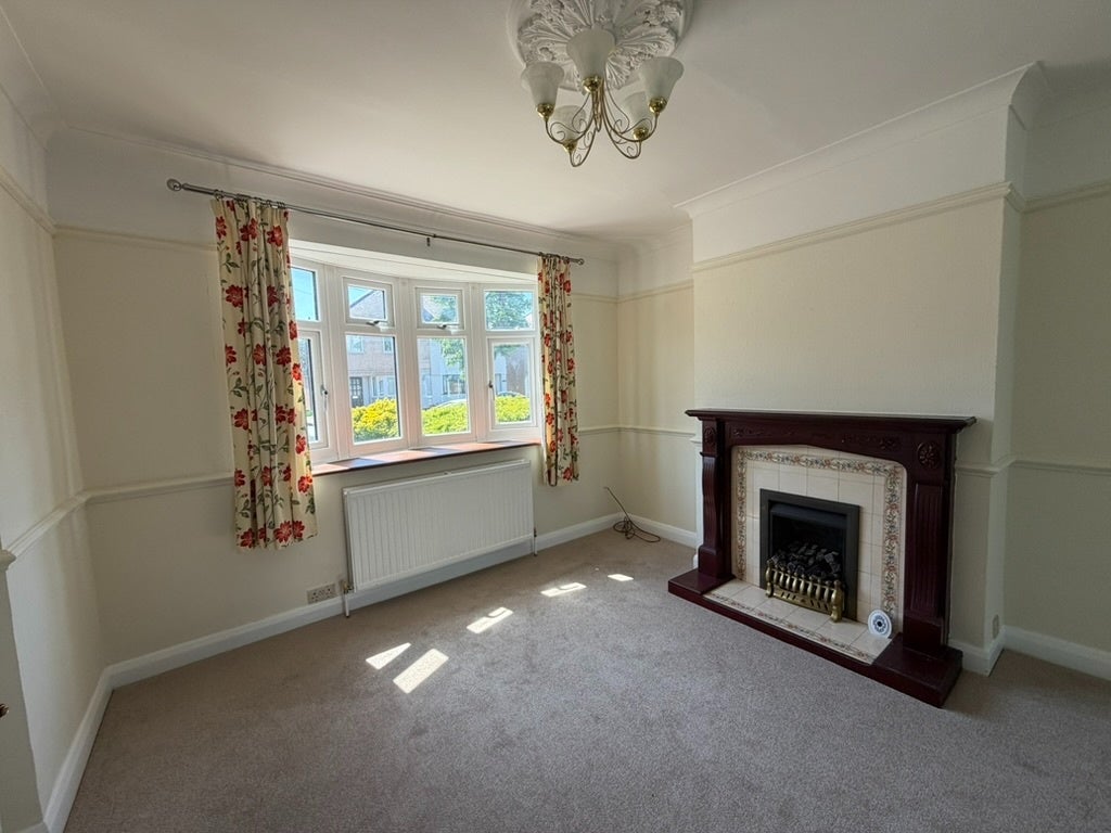 House Larchwood Avenue in Greater London