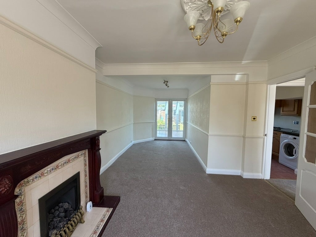 House Larchwood Avenue in Greater London