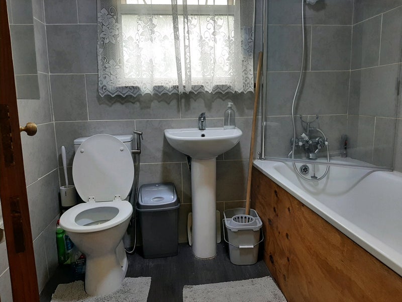 Room Relf Road in Greater London