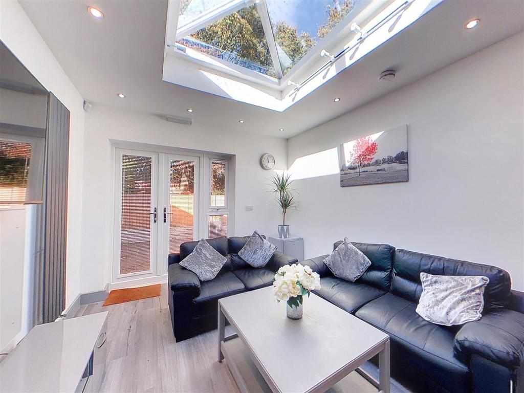 Flat Teignmouth Road in Birmingham