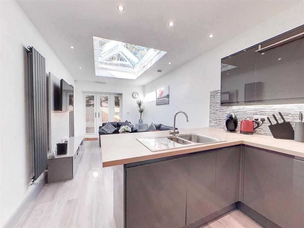 Flat Teignmouth Road in Birmingham