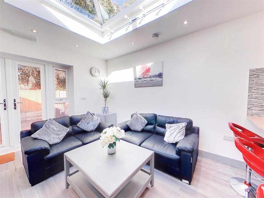Flat Teignmouth Road in Birmingham