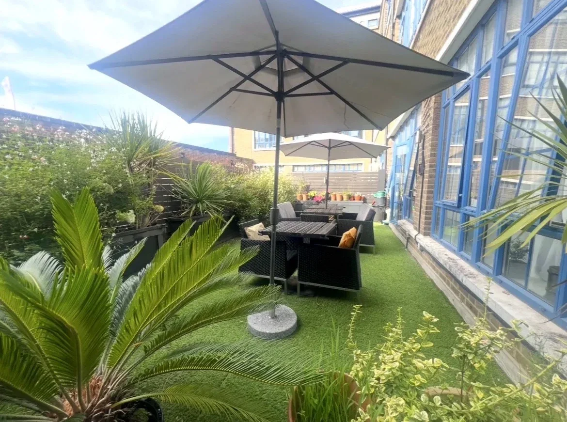 Flat Grange Yard in Greater London