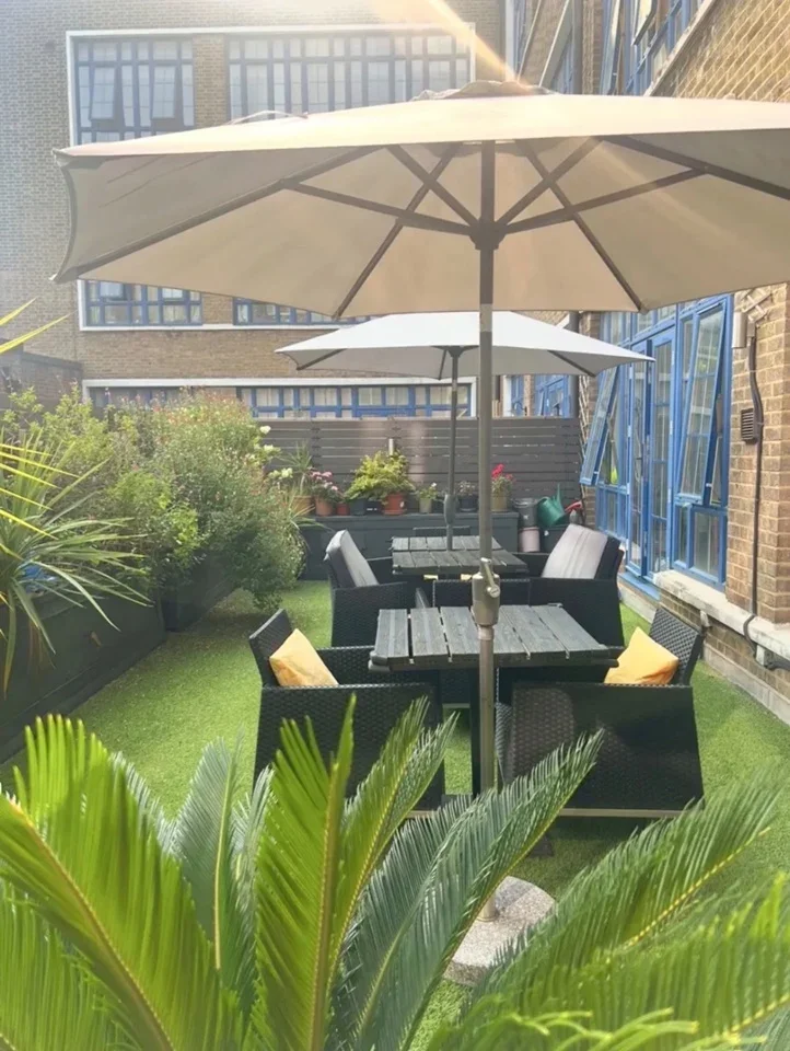 Flat Grange Yard in Greater London