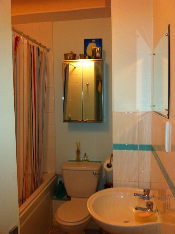 Room Kingshold Road in Greater London