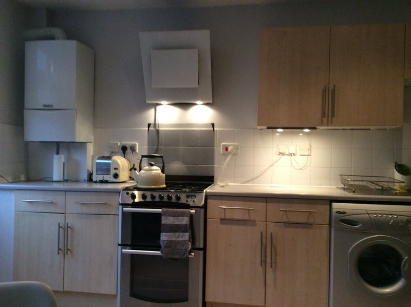 Room Kingshold Road in Greater London