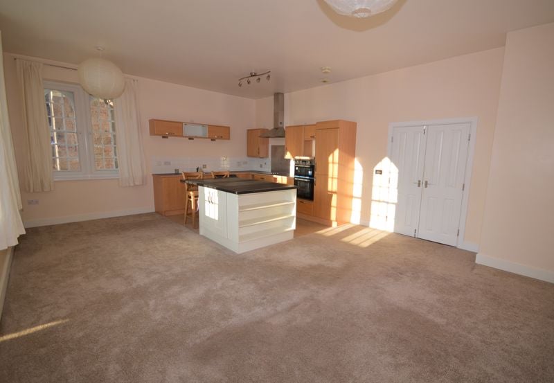 Flat Bay Tree Lane in Abergavenny
