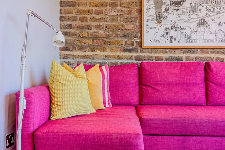 Flat Turner Street in Greater London