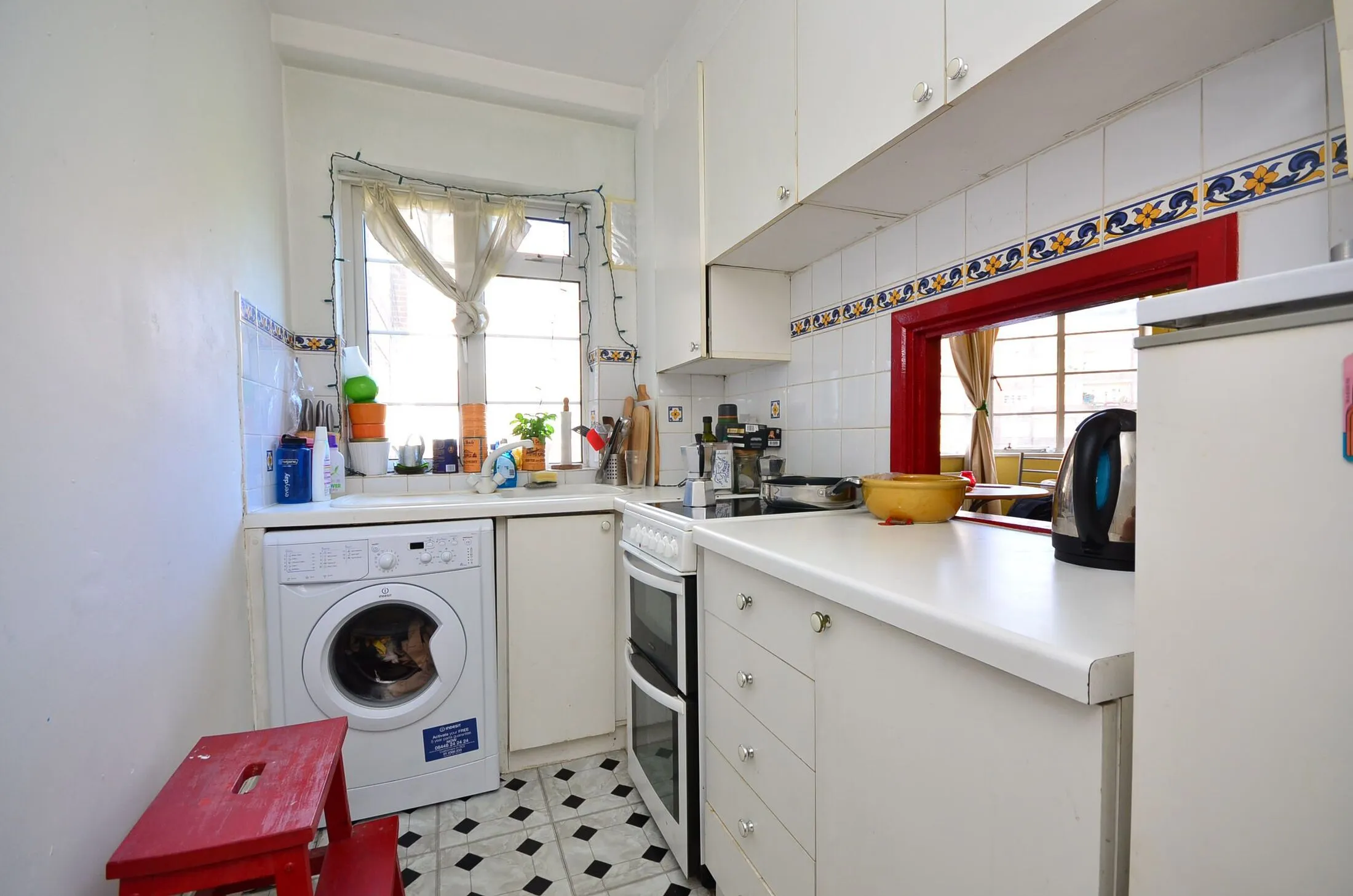 Flat Chiswick Village in Greater London
