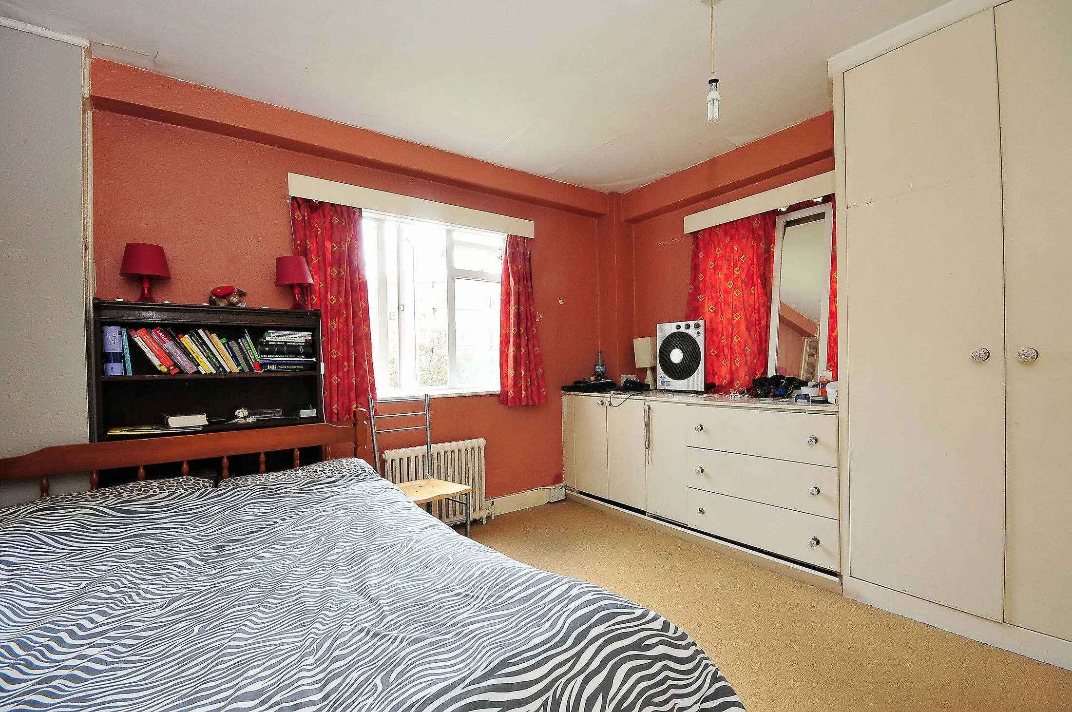 Flat Chiswick Village in Greater London