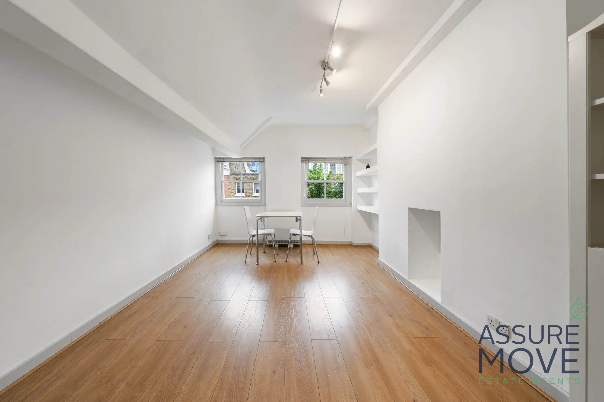 Flat Goodge Street in Greater London