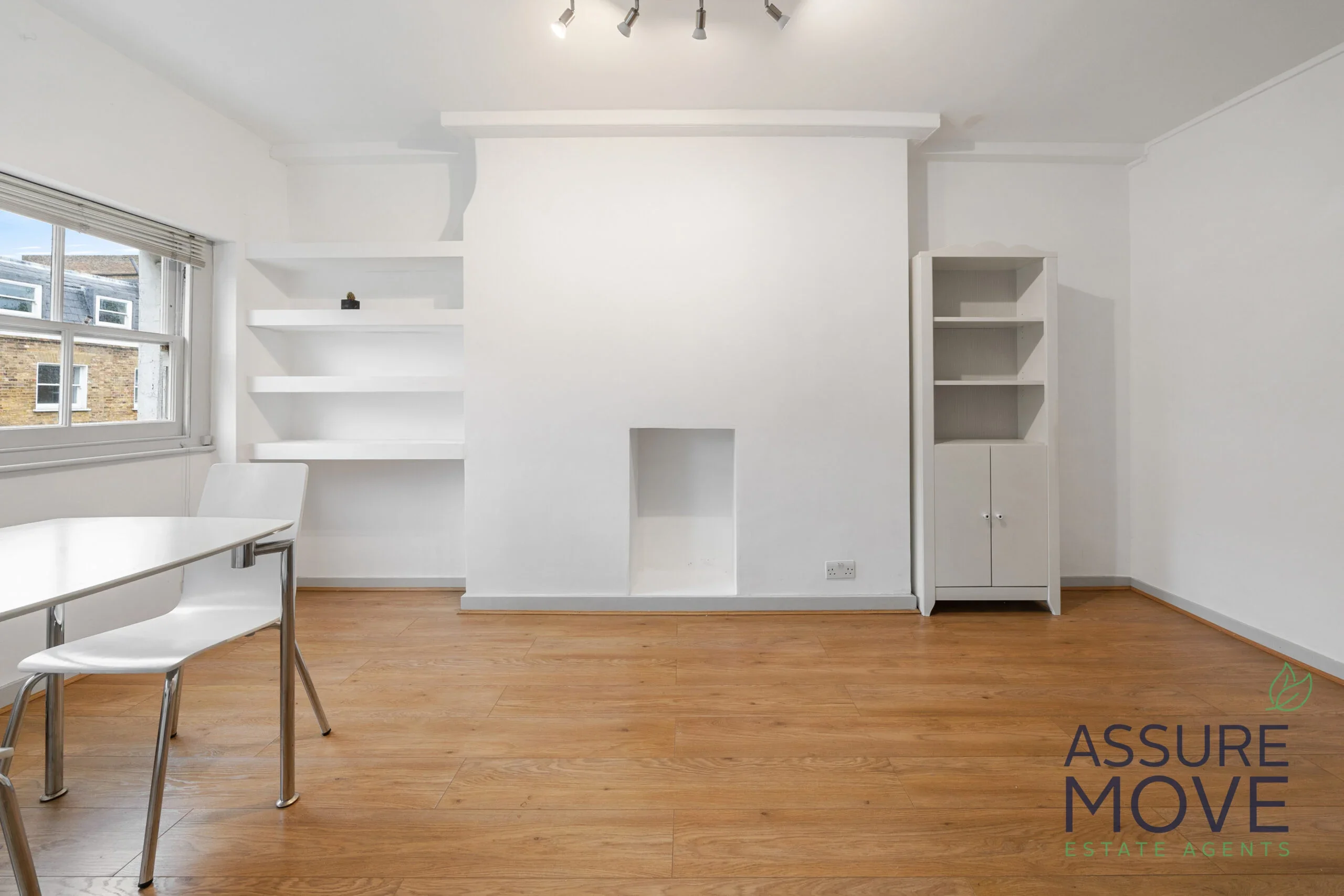 Flat Goodge Street in Greater London