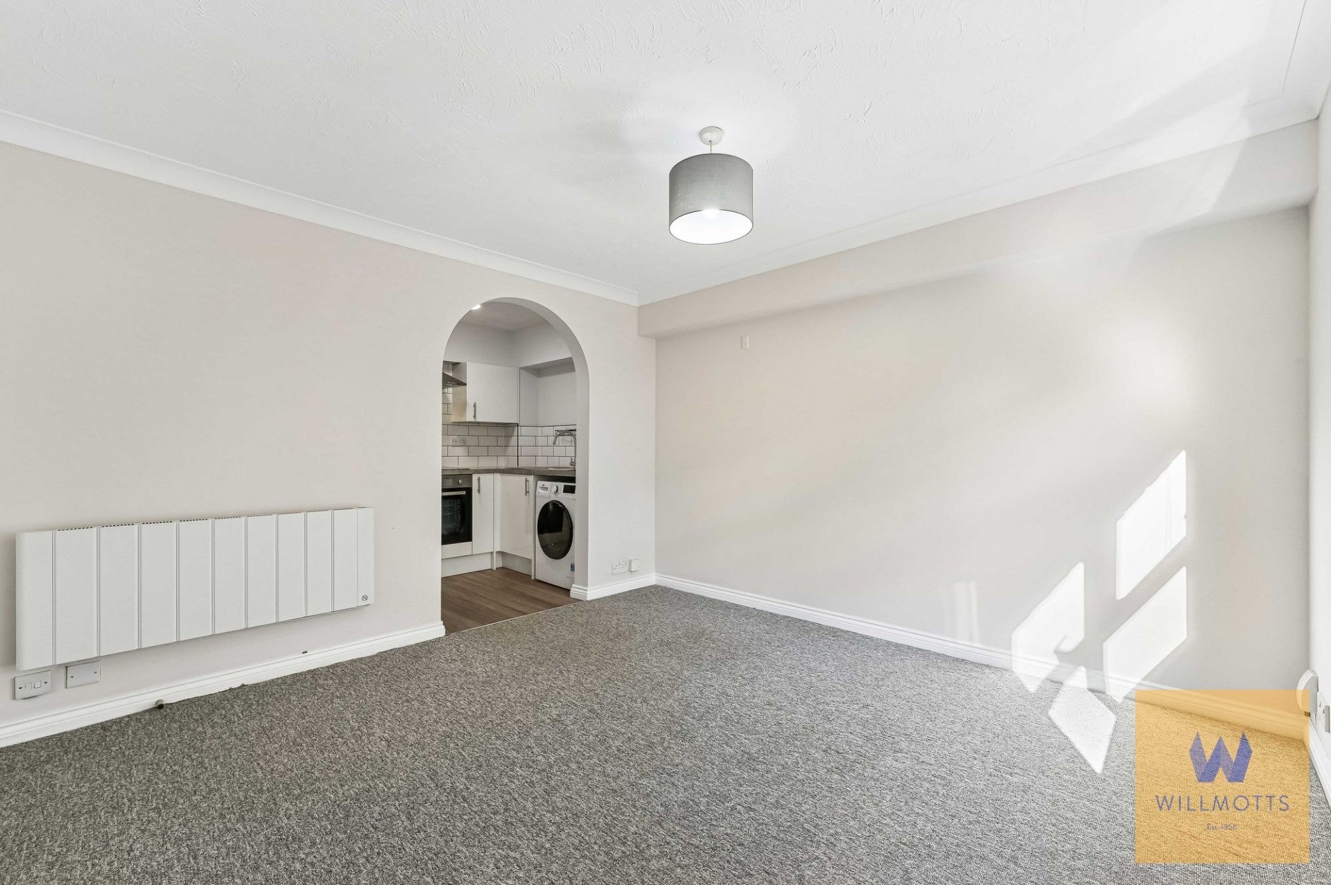 Flat Acton Lane in Greater London